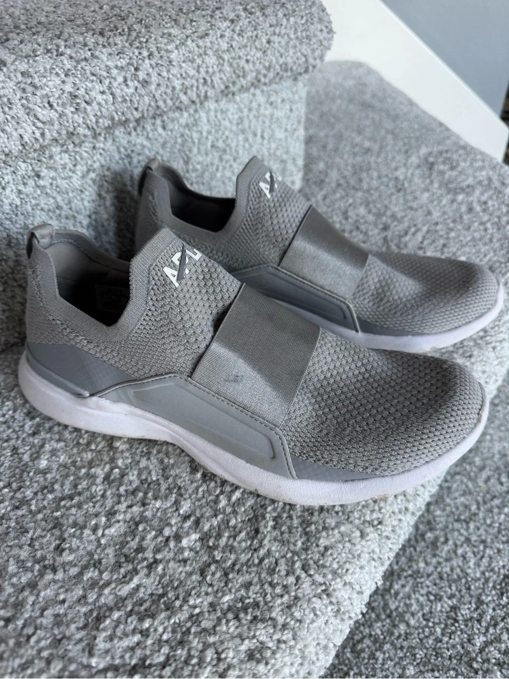 Lululemon Womens TechLoom Bliss Shoe cement sz 9